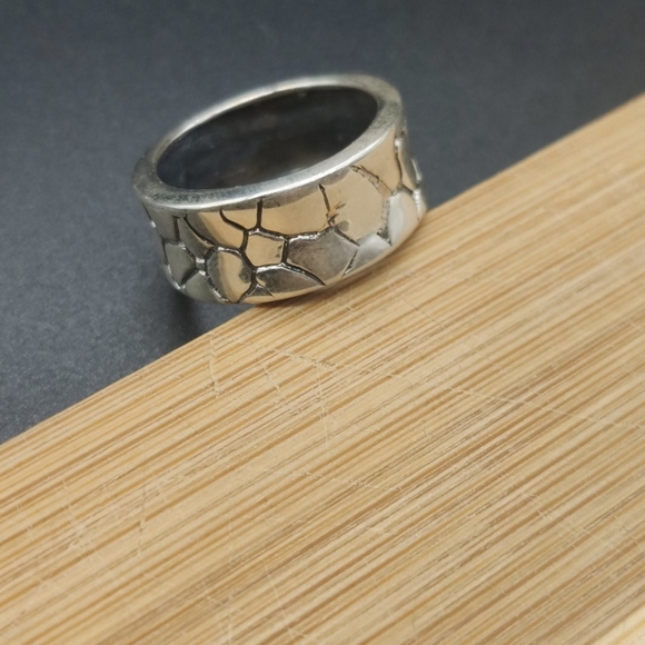 Plain Sterling Silver Ring - Picture 4 of 10